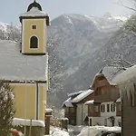 萨尔茨卡默古特豪斯旅馆 上特劳恩