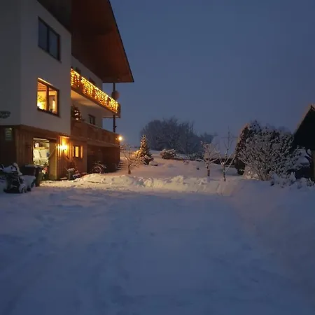 לינה וארוחת בוקר Haus Salzkammergut