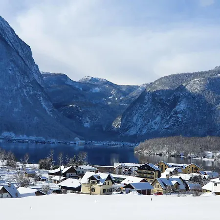 לינה וארוחת בוקר Haus Salzkammergut 3*