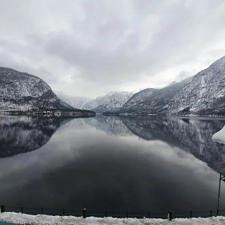 לינה וארוחת בוקר Haus Salzkammergut אוברטראון