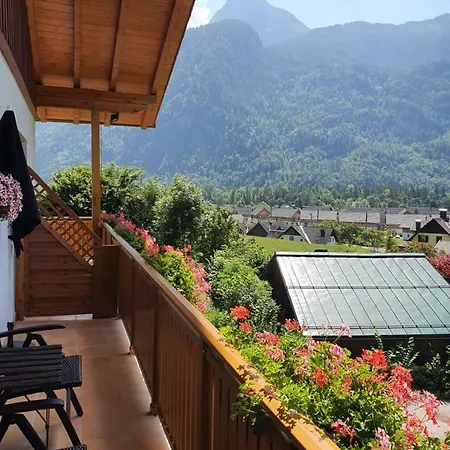 לינה וארוחת בוקר Haus Salzkammergut