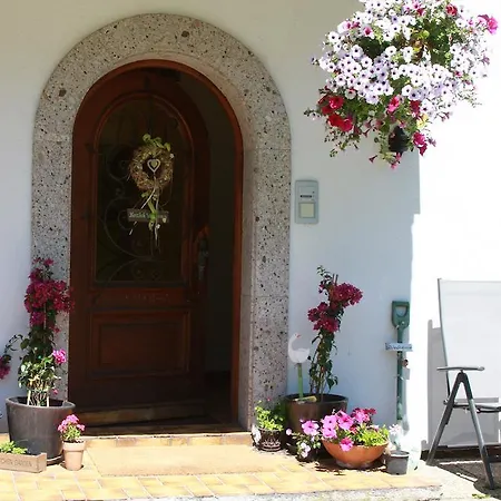 Haus Salzkammergut לינה וארוחת בוקר